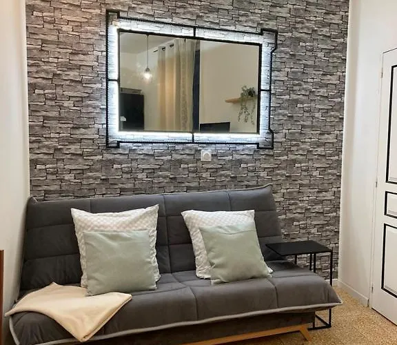 Nimes, 6 Rue Nationale *